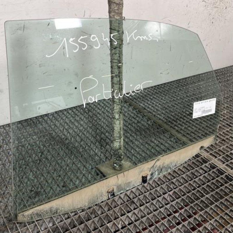 Vitre arriere gauche AUDI A4 1 Photo n°3