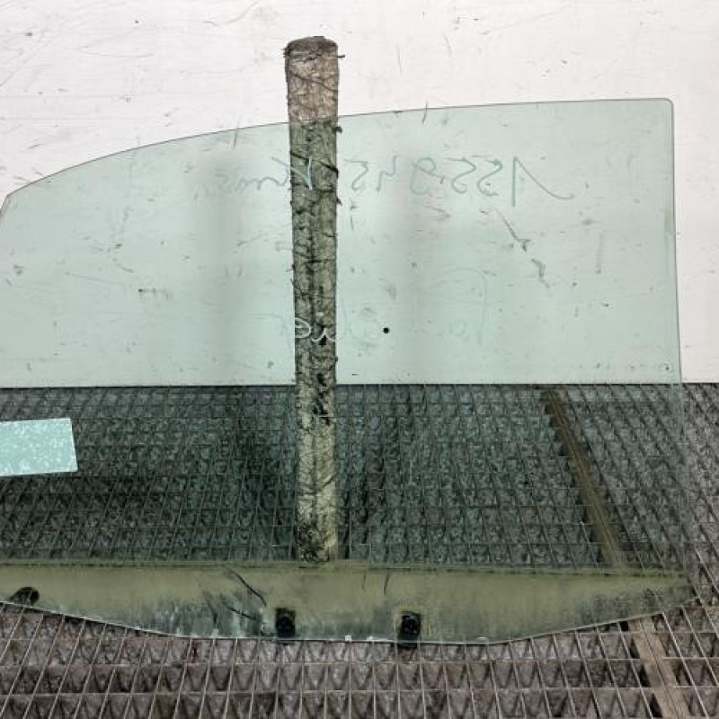 Vitre arriere gauche AUDI A4 1 Photo n°4