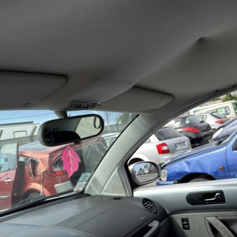 Vitre avant droit VOLKSWAGEN NEW BEETLE 1 Photo n°16