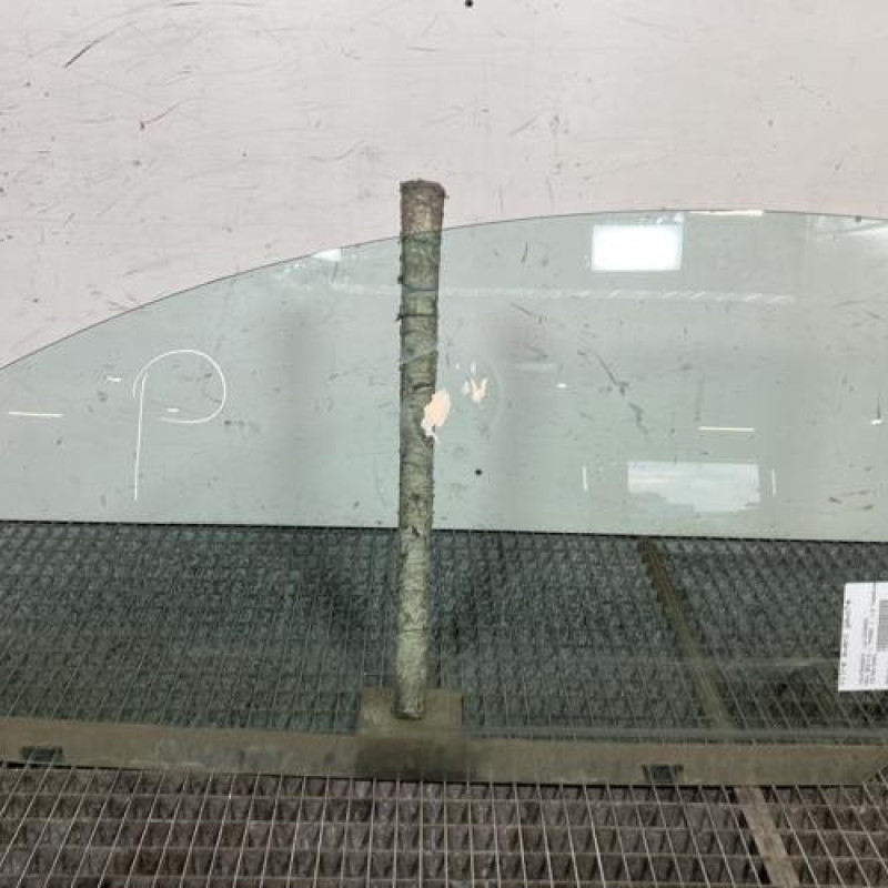 Vitre avant gauche VOLKSWAGEN NEW BEETLE 1 Photo n°1