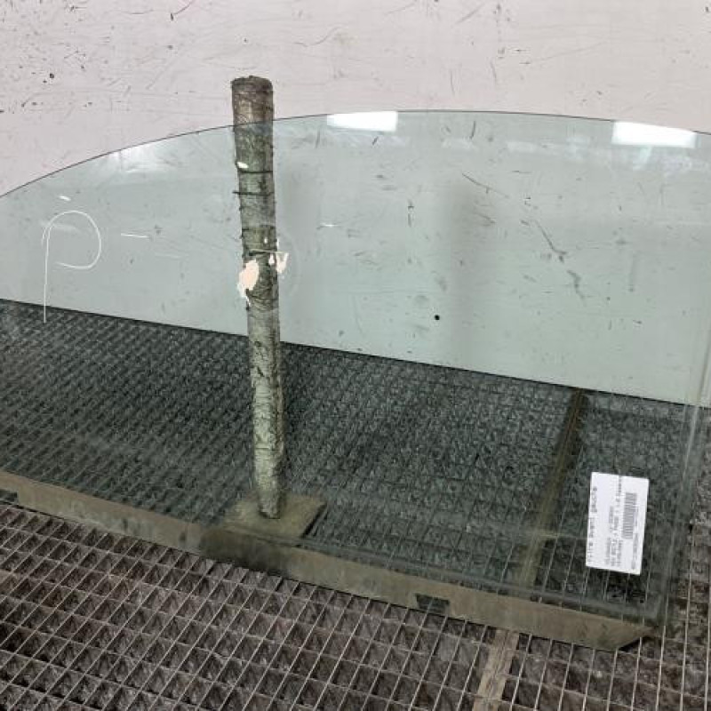 Vitre avant gauche VOLKSWAGEN NEW BEETLE 1 Photo n°3