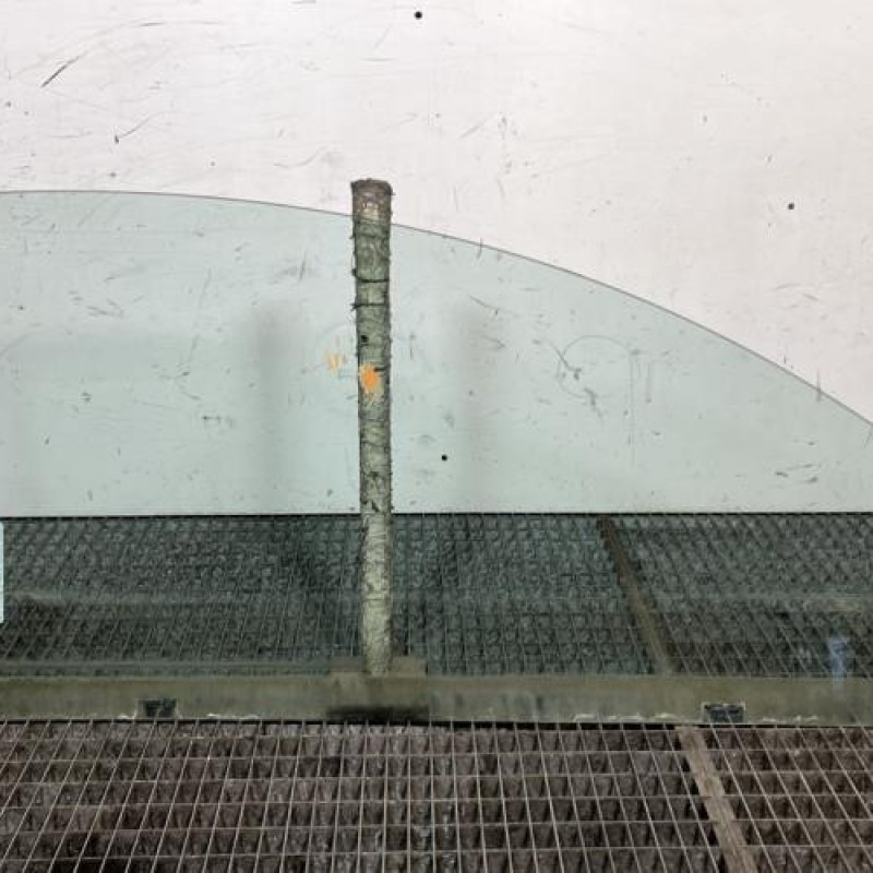 Vitre avant gauche VOLKSWAGEN NEW BEETLE 1 Photo n°4