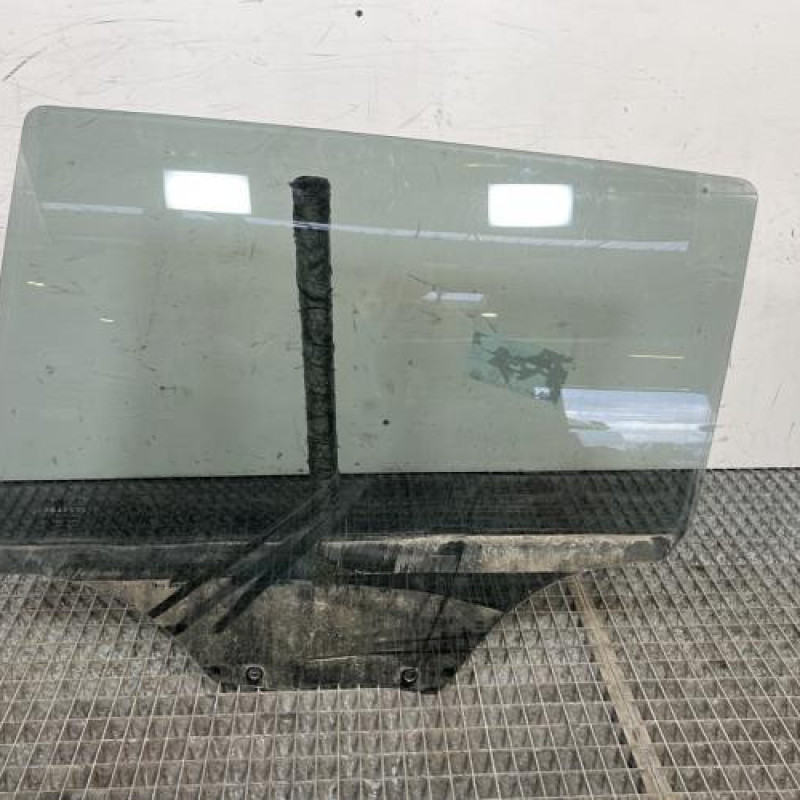 Vitre arriere gauche PEUGEOT 2008 1 Photo n°1