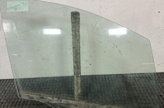 Vitre avant droit PEUGEOT 208 1 Photo n°1