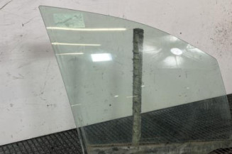 Vitre avant droit PEUGEOT 208 1