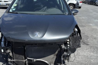 Vitre avant droit PEUGEOT 208 1