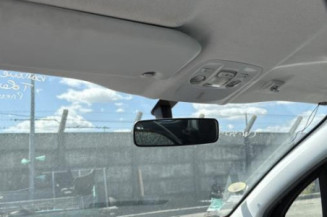 Vitre avant droit PEUGEOT 208 1