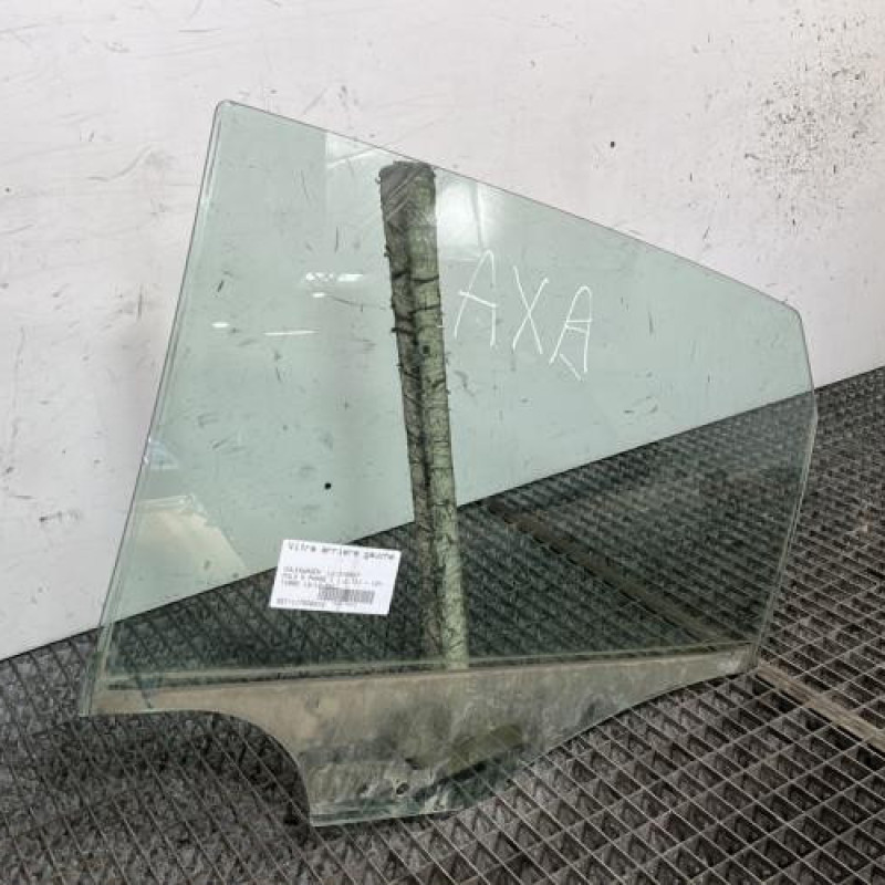 Vitre arriere gauche VOLKSWAGEN POLO 5 Photo n°3