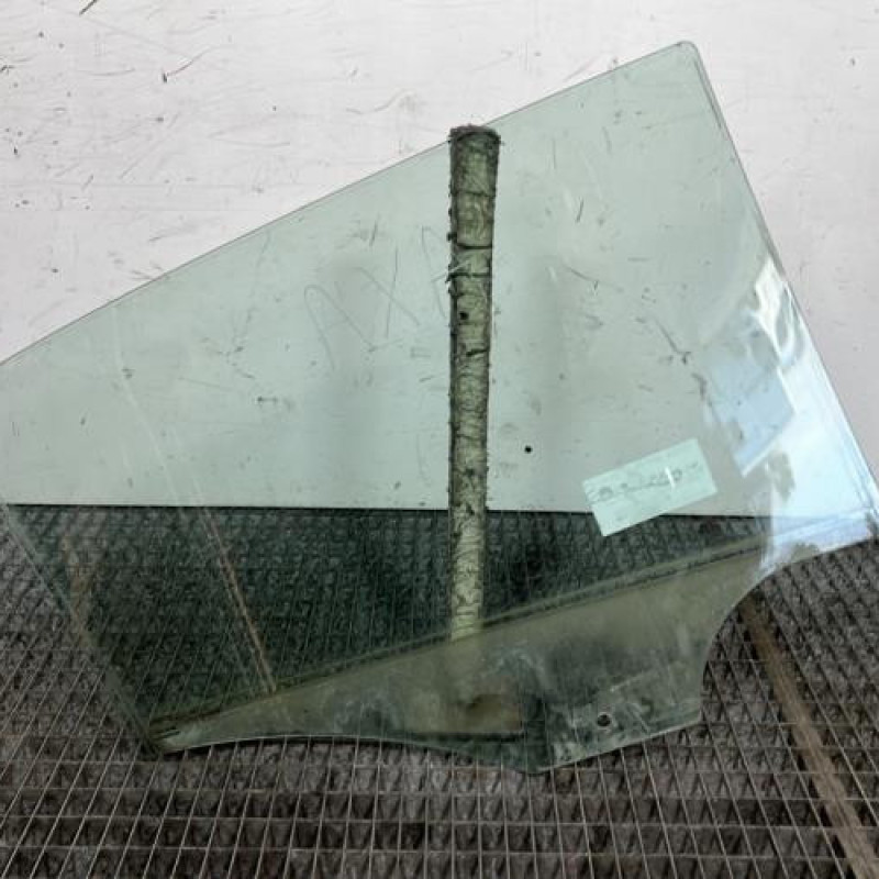 Vitre arriere gauche VOLKSWAGEN POLO 5 Photo n°4