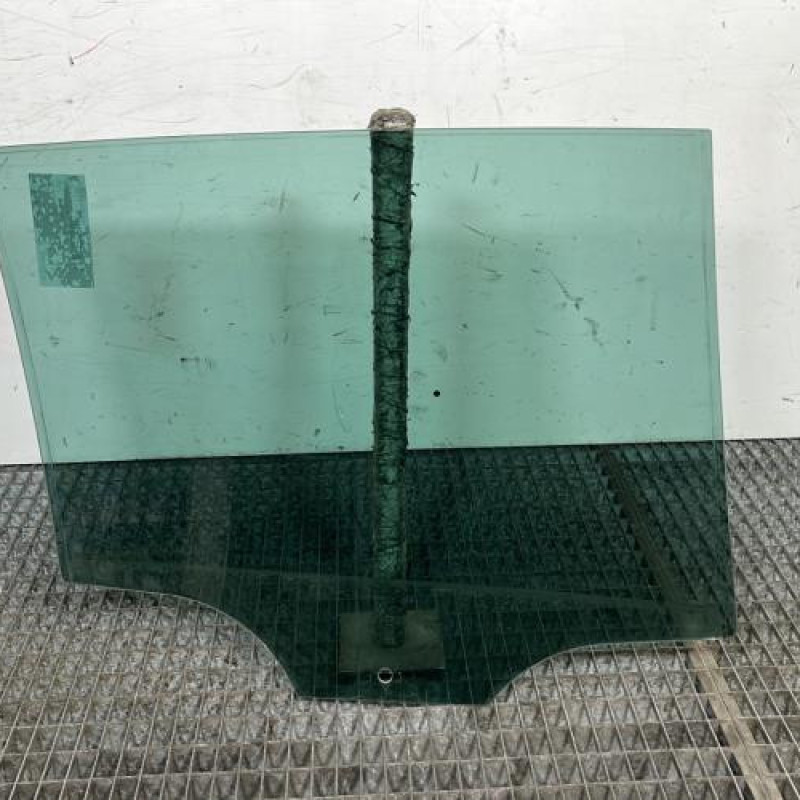 Vitre arriere gauche VOLKSWAGEN GOLF 7 Photo n°4