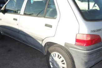 Porte avant gauche PEUGEOT 106