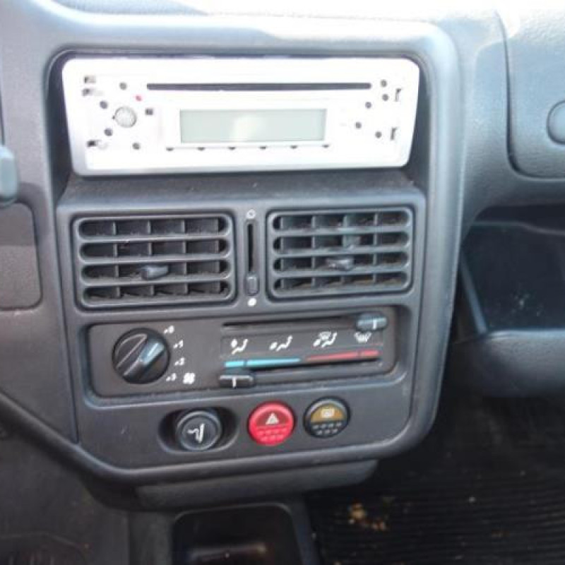 Porte avant gauche PEUGEOT 106 Photo n°6