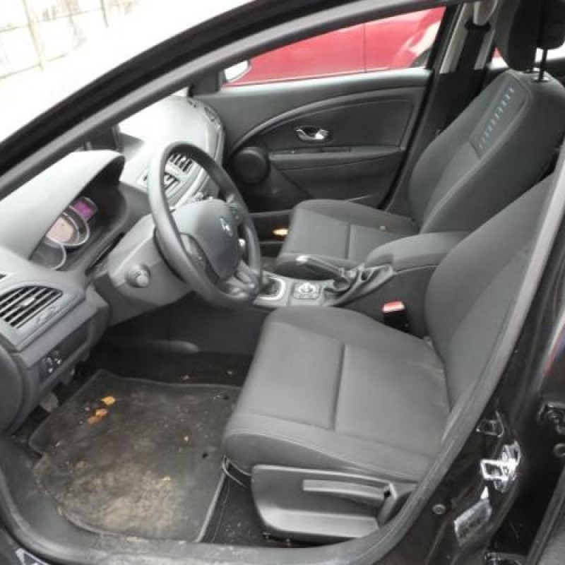 Malle/Hayon arriere RENAULT MEGANE 3 Photo n°5