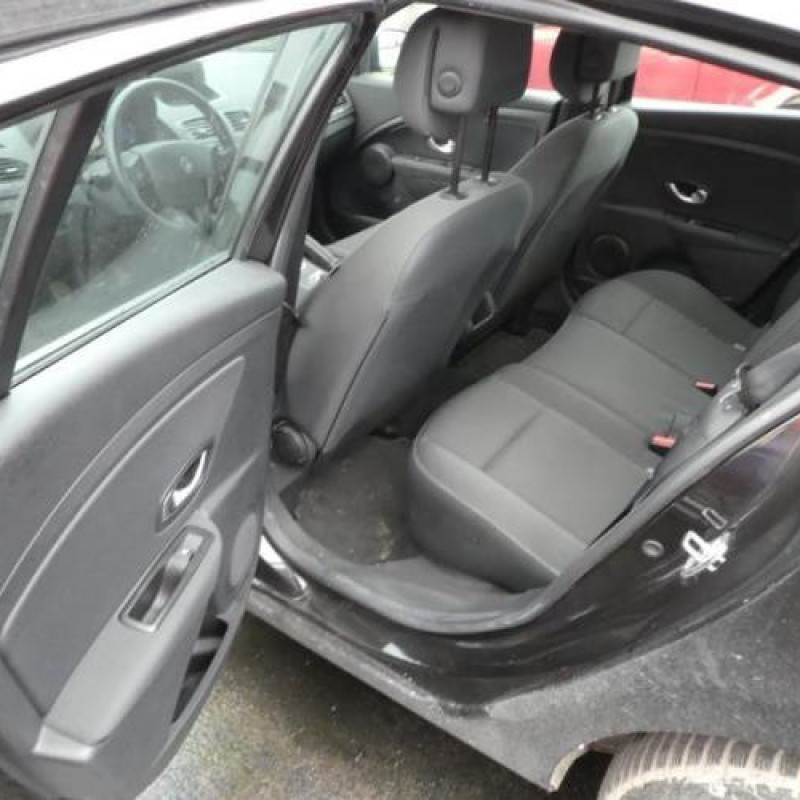 Malle/Hayon arriere RENAULT MEGANE 3 Photo n°6