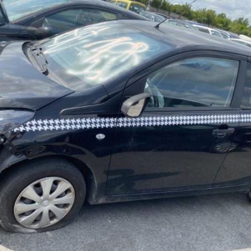 Pare boue arriere gauche PEUGEOT 108 Photo n°5