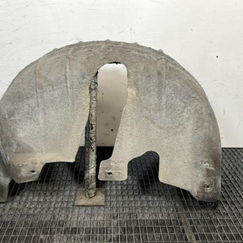 Pare boue arriere gauche VOLKSWAGEN GOLF 6 Photo n°2