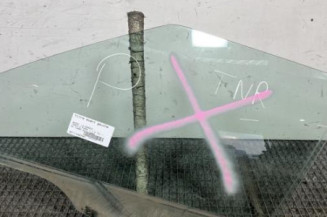 Vitre avant gauche SKODA FABIA 2 Photo n°1