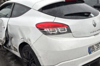 Pare boue avant droit RENAULT MEGANE 3