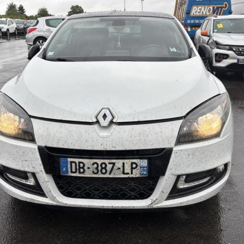 Pare boue avant droit RENAULT MEGANE 3 Photo n°10