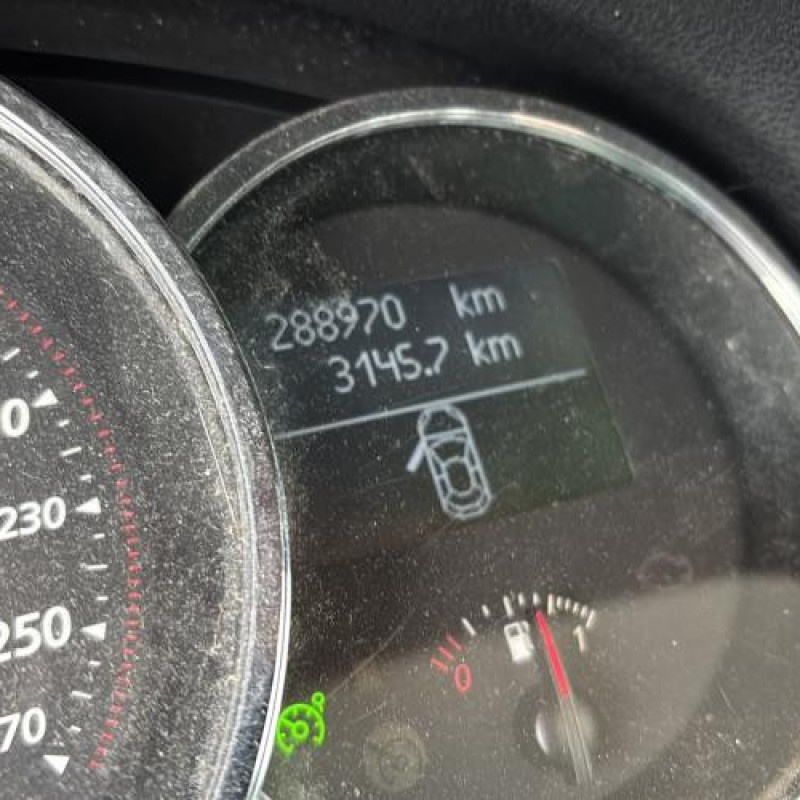 Pare boue avant droit RENAULT MEGANE 3 Photo n°19