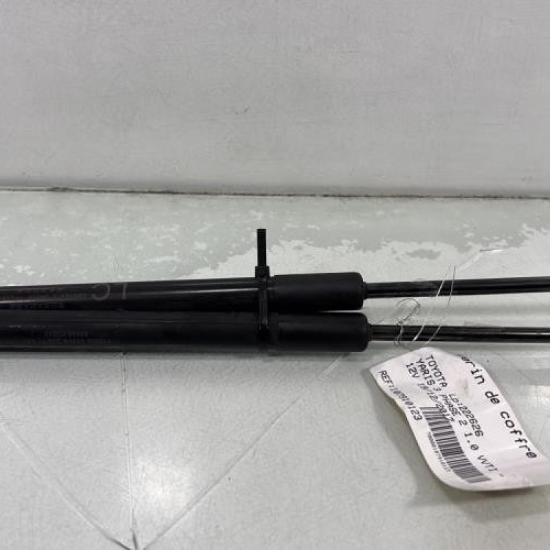 Verin de coffre TOYOTA YARIS 3 Photo n°1