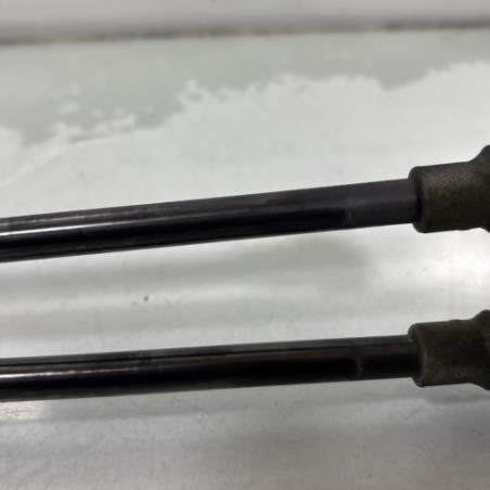 Verin de coffre TOYOTA YARIS 3