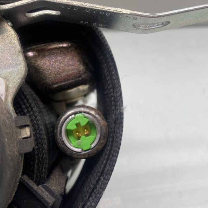 Pretensionneur de ceinture avant gauche VOLKSWAGEN POLO 4 Photo n°4