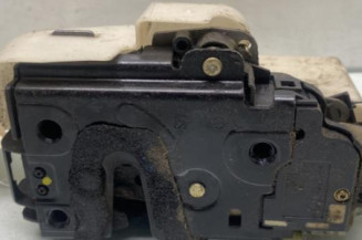 Serrure avant gauche VOLKSWAGEN POLO 4 Photo n°1