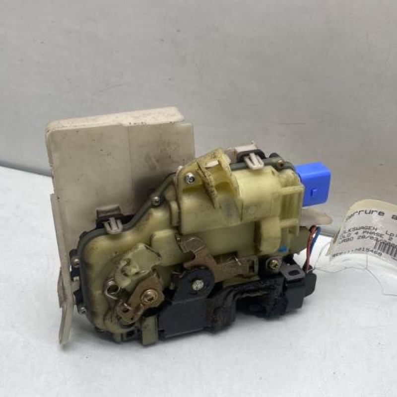 Serrure avant gauche VOLKSWAGEN POLO 4 Photo n°3