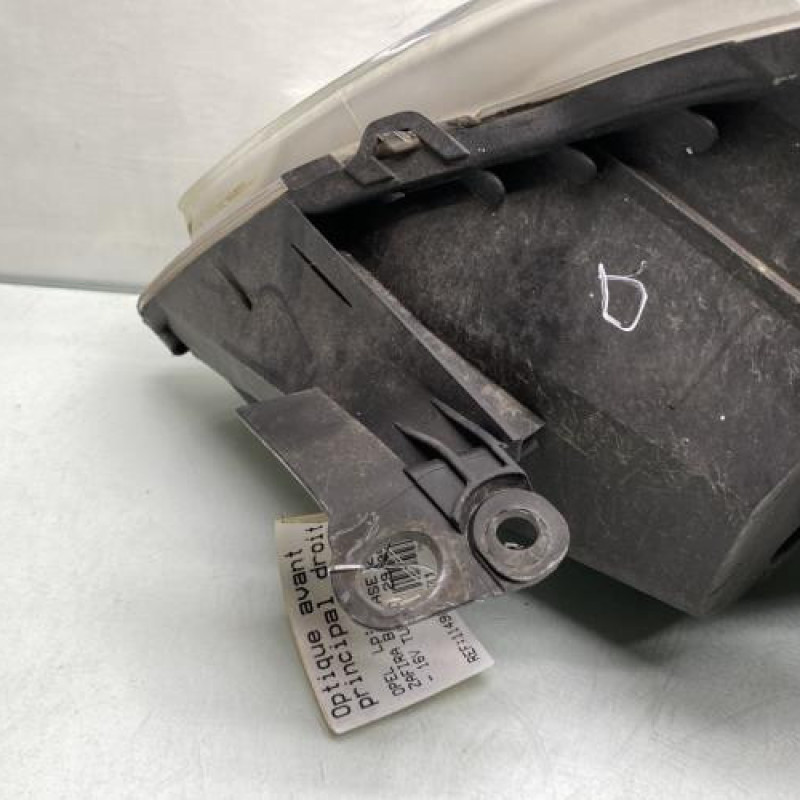 Optique avant principal droit (feux)(phare) OPEL ZAFIRA B Photo n°4