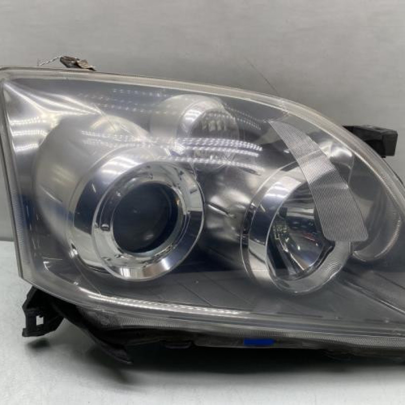 Optique avant principal droit (feux)(phare) TOYOTA AVENSIS 2 Photo n°1