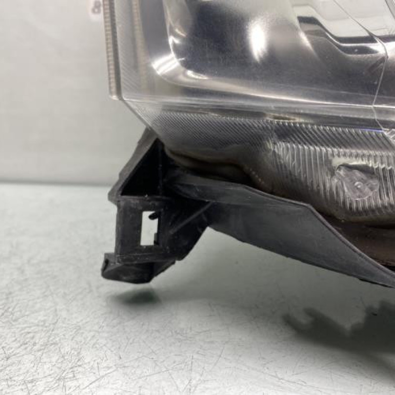 Optique avant principal droit (feux)(phare) TOYOTA AVENSIS 2 Photo n°2