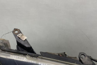 Optique avant principal droit (feux)(phare) TOYOTA AVENSIS 2