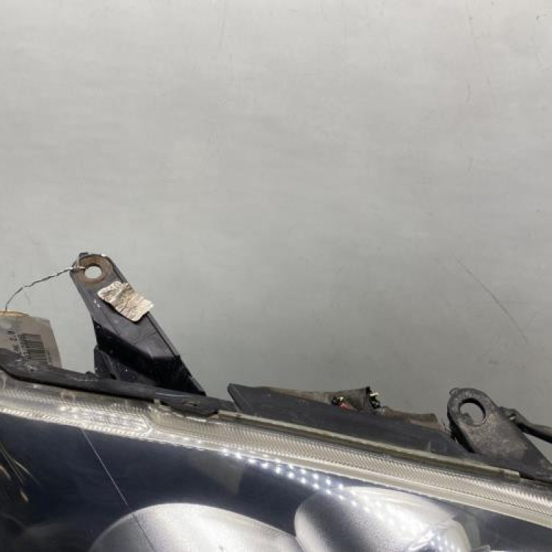 Optique avant principal droit (feux)(phare) TOYOTA AVENSIS 2 Photo n°3