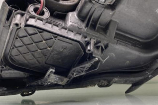 Optique avant principal droit (feux)(phare) TOYOTA AVENSIS 2