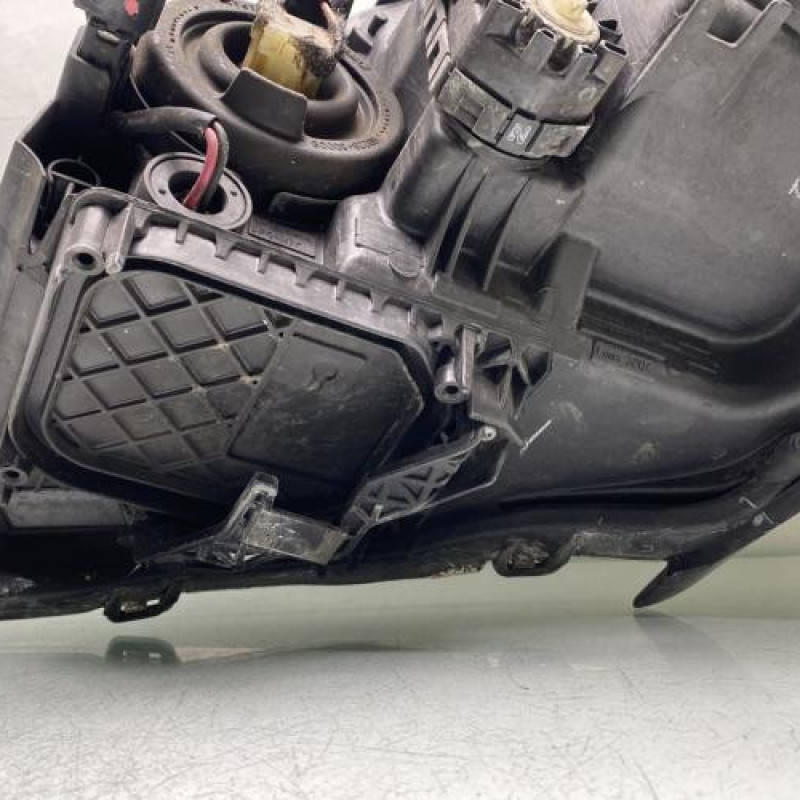 Optique avant principal droit (feux)(phare) TOYOTA AVENSIS 2 Photo n°5