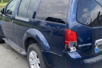 Serrure avant droit NISSAN PATHFINDER 2
