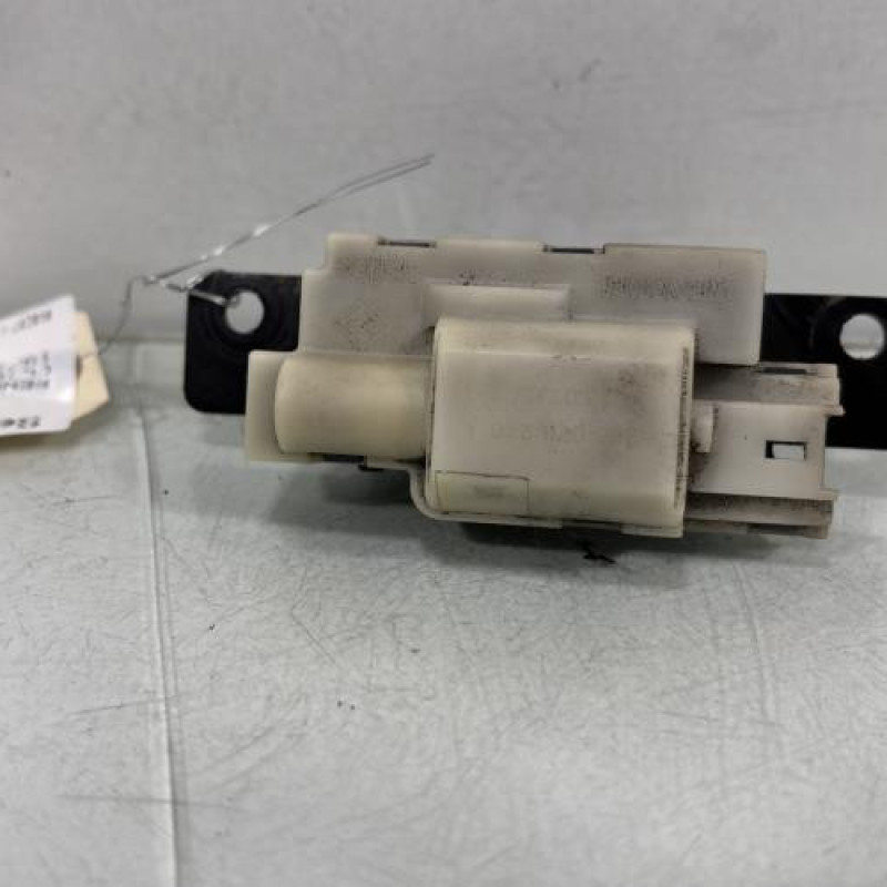 Serrure de coffre RENAULT CLIO 3 Photo n°3