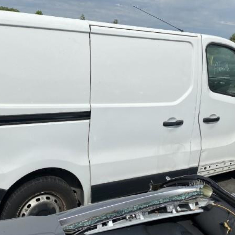 RENAULT TRAFIC 3 COURT PHASE 1 1.6 DCI - 16V TURBO Photo n°2