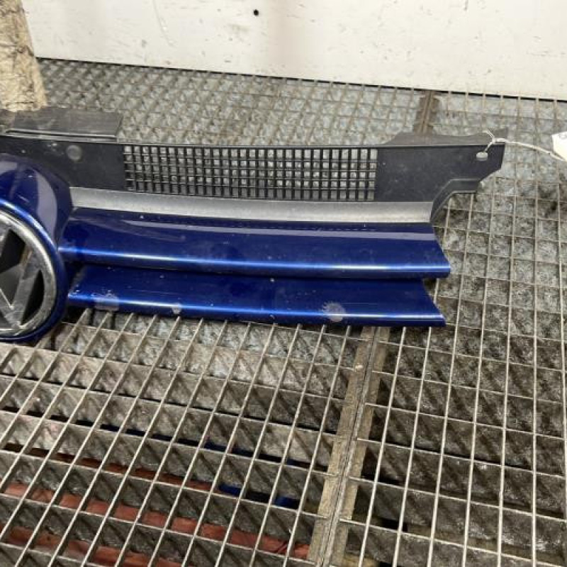 Calandre VOLKSWAGEN GOLF 4 Photo n°3