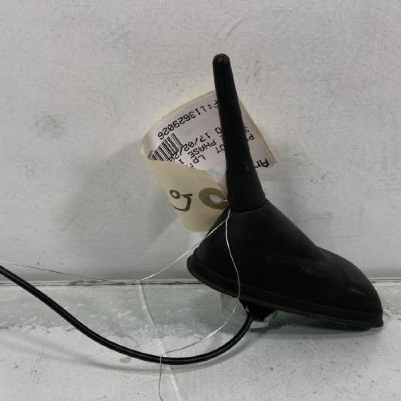 Antenne PEUGEOT 308 2 Photo n°1