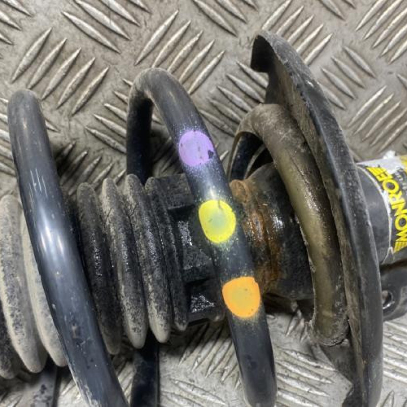 Amortisseur avant gauche PEUGEOT 2008 1 Photo n°2