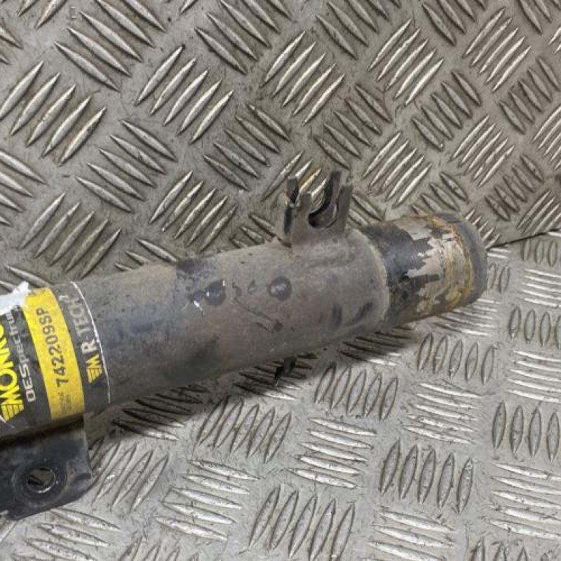 Amortisseur avant gauche PEUGEOT 2008 1 Photo n°3