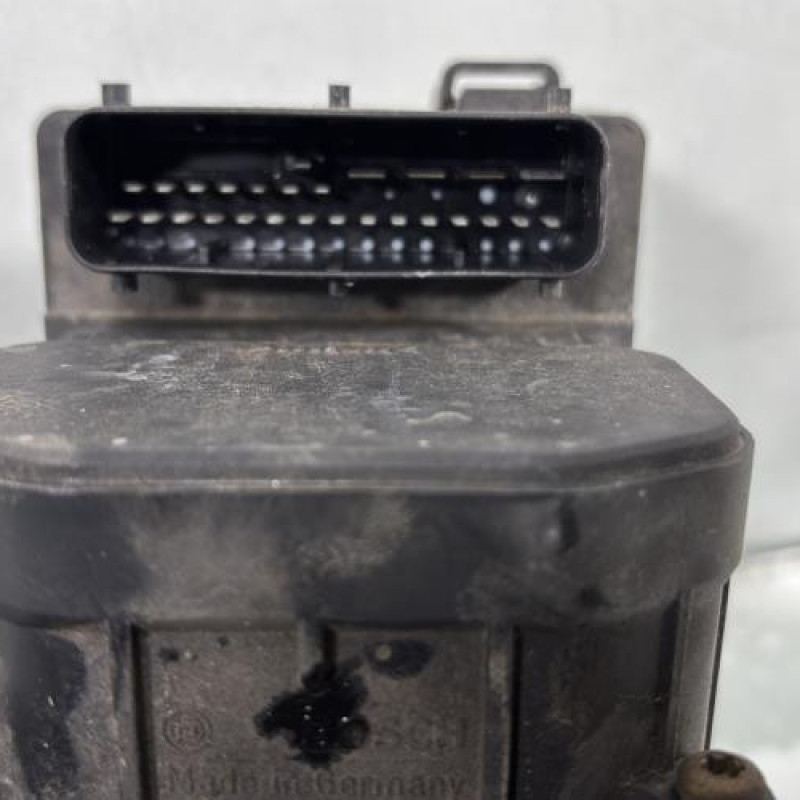 Bloc ABS (freins anti-blocage) RENAULT CLIO 2 Photo n°4