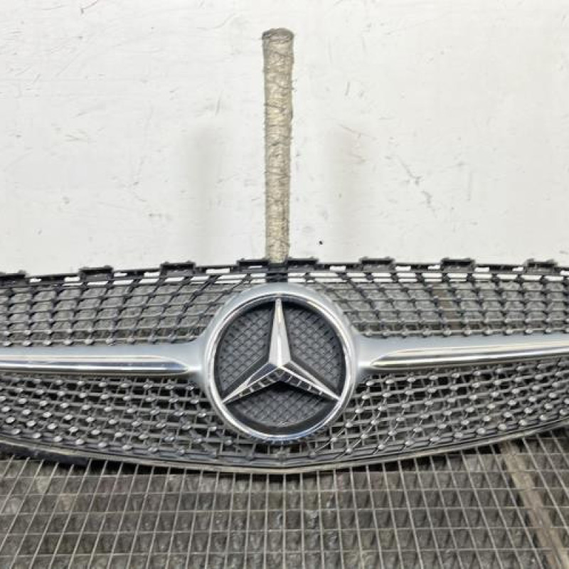 Calandre MERCEDES CLASSE A 176 Photo n°1