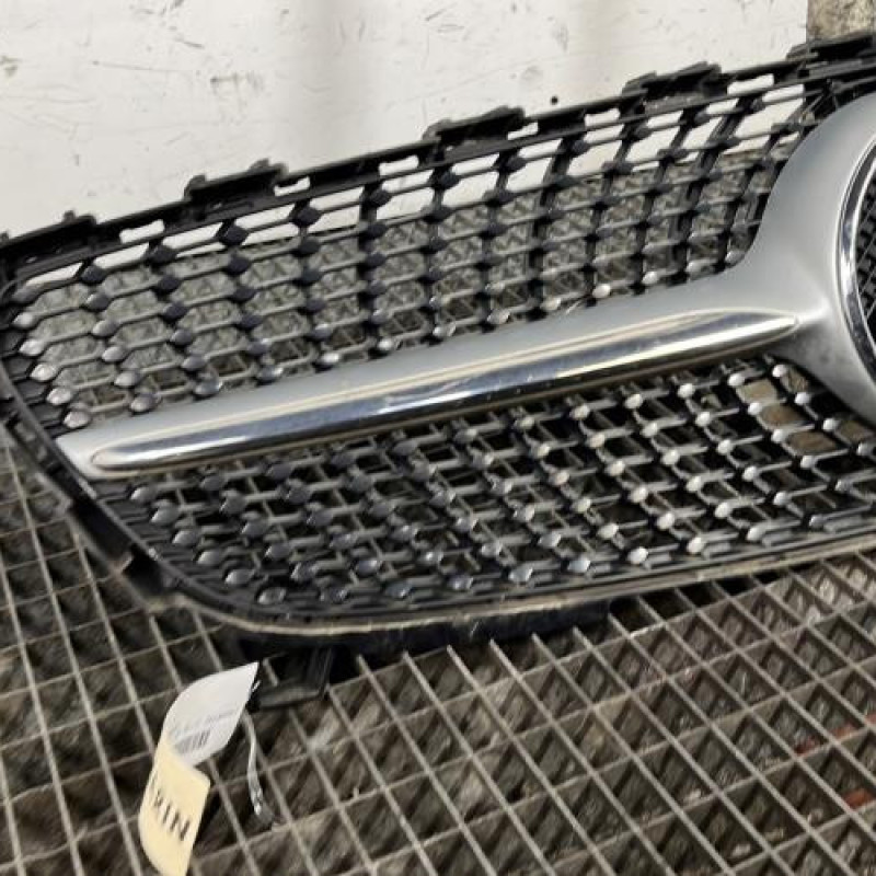 Calandre MERCEDES CLASSE A 176 Photo n°2