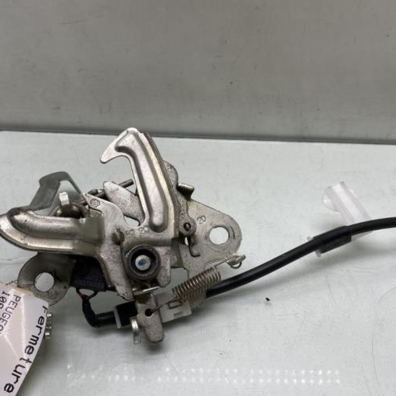 Fermeture de capot PEUGEOT 108 Photo n°1