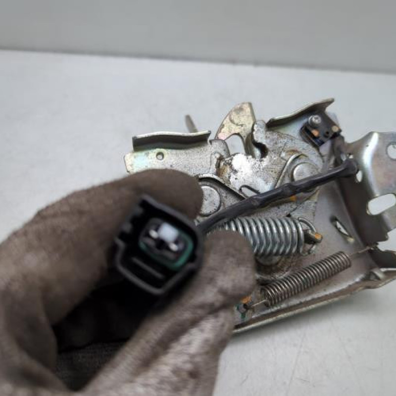 Fermeture de capot MITSUBISHI SPACE STAR 3 Photo n°3