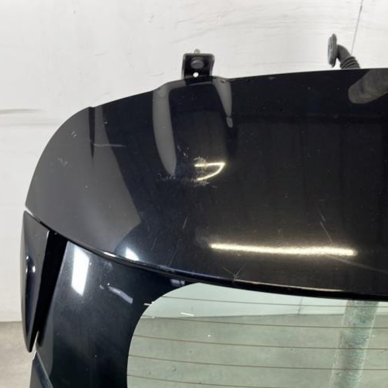 Malle/Hayon arriere RENAULT CLIO 4 Photo n°2