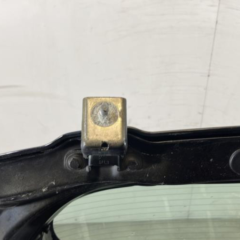 Malle/Hayon arriere RENAULT CLIO 4 Photo n°6